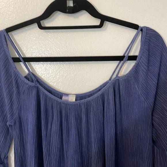 Alya XS blue off the shoulder shirt made in USA bell sleeves - Picture 2 of 5